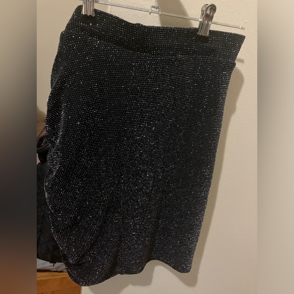 Chic Black Mini Skirt with Sparkle